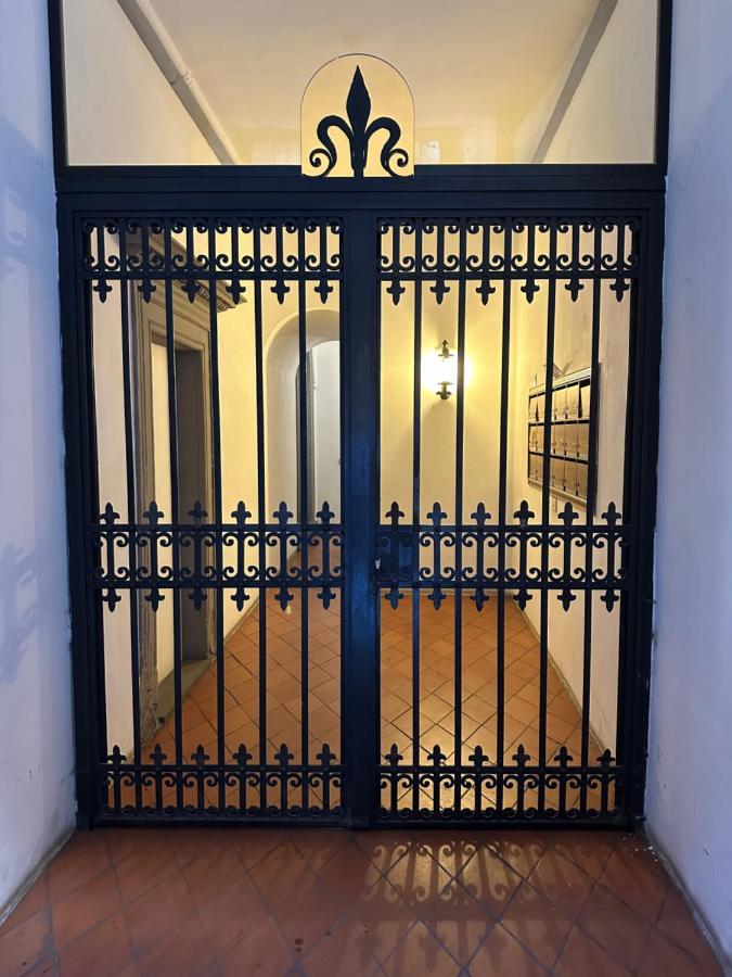 Elegante Appartamento Borgo San Jacopo Florence Extérieur photo
